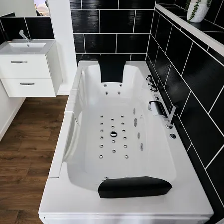 Ng Prestige - Lille L Trichon - Balneo - Netflix - Wifi Lägenhet